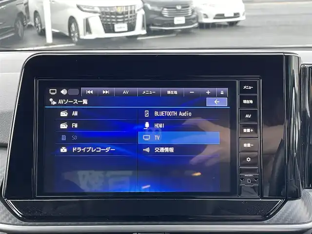 日産 ノート X 島根県 2023(令5)年 4万km ピュアホワイトパール エマージェンシーブレーキ/純正9インチナビ/フルセグTV/Bluetooth/バックカメラ/ステアリングスイッチ/コーナーセンサー /ドライブレコーダー/ビルトインETC/オートライト/スマートキー/プッシュスタート /フロアマット/電子パーキング