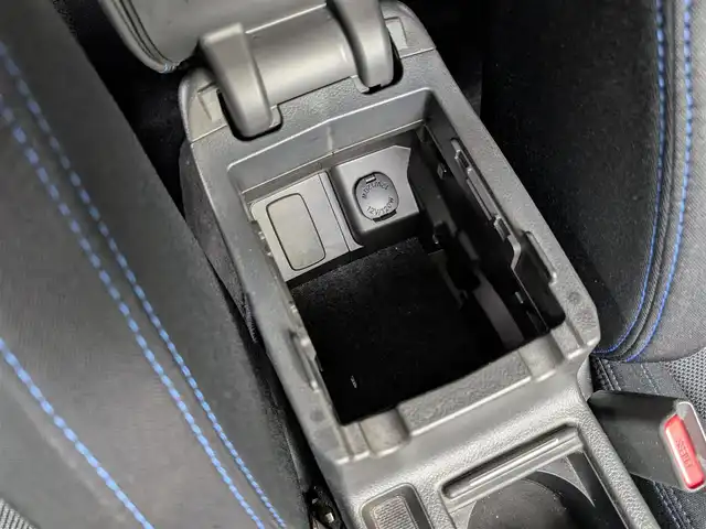 スバル レヴォーグ 1．6GT－S アイサイト 栃木県 2014(平26)年 10万km クリスタルホワイトP (株)IDOMが運営する【じしゃロン宇都宮店】の自社ローン対象車両になります。こちらは現金またはオートローンご利用時の価格です。自社ローンご希望の方は別途その旨お申付け下さい/4WD/社外メモリナビ/衝突軽減システム/レーンキープアシスト/ETC/バックカメラ/スマートキー/プッシュスタート/電子パーキング/純正18インチAW/ドアミラーウインカー/ドアバイザー