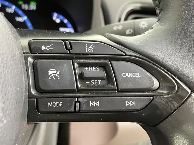 トヨタ ヤリスクロス ハイブリッド Z 愛知県 2022(令4)年 4.8万km ホワイトパールクリスタルシャイン モデリスタエアロ　/純正８型ＤＡナビ　/バックカメラ　/ビルトインＥＴＣ　/レーダークルコン　/コーナーセンサー　/衝突軽減　/レーンキープ　/ハーフレザー　/パワーシート　/シートヒーター　/ステアリングヒーター　/ＬＥＤ