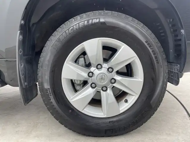 トヨタ ランドクルーザー プラド TX Lパッケージ 三重県 2022(令4)年 2.8万km ブラック 禁煙車　/純正９インチＳＤナビ　/バックカメラ/デュアルオートAC/MTモード付きAT/革巻きステアリング/ステアリングスイッチ/トヨタセーフティセンス　/衝突軽減ブレーキ　/レーンキープアシスト　/レーダークルーズコントロール　/オートハイビーム　/レザーシート　/前席シートベンチレーション　/純正ビルトインＥＴＣ/社外前方ドライブレコーダー/ルーフレール/サイド/カーテンエアバッグ