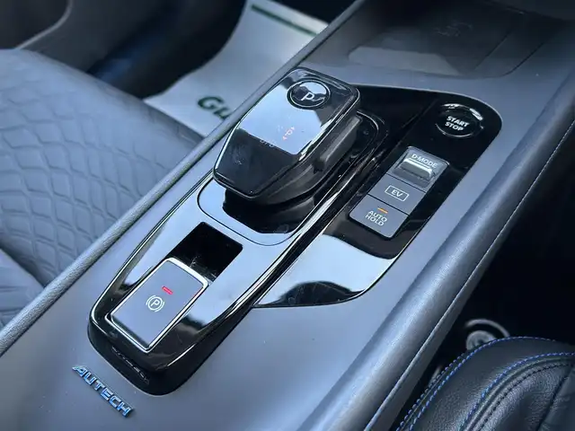 日産 ノート e－パワーオーテック 佐賀県 2019(令1)年 7.3万km スーパーブラック 純正SDナビゲーション/・フルセグTV/CD/DVD/SD/Bluetooth/アラウンドビューモニター/ETC/デジタルインナーミラー/ISOFIX対応/革巻きステアリング/ステアリングリモコン/純正15インチアルミホイール/純正LEDヘッドライト/純正フォグランプ/純正フロアマット/新車保証書/取扱説明書/スペアキー１本/インテリジェントクルーズコントロール/レーンディパーチャーワーニング/エマージェンシーブレーキ/横滑り防止装置