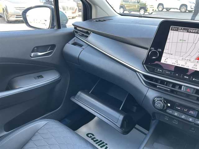 日産 ノート e－パワーオーテック 佐賀県 2019(令1)年 7.3万km スーパーブラック 純正SDナビゲーション/・フルセグTV/CD/DVD/SD/Bluetooth/アラウンドビューモニター/ETC/デジタルインナーミラー/ISOFIX対応/革巻きステアリング/ステアリングリモコン/純正15インチアルミホイール/純正LEDヘッドライト/純正フォグランプ/純正フロアマット/新車保証書/取扱説明書/スペアキー１本/インテリジェントクルーズコントロール/レーンディパーチャーワーニング/エマージェンシーブレーキ/横滑り防止装置