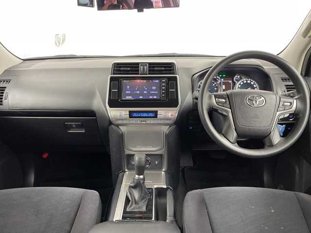 トヨタ ランドクルーザー プラド TX 道央・札幌 2019(令1)年 9.3万km ホワイトパールクリスタルシャイン ・4WD/寒冷地仕様/・トヨタセーフティセンス/・プリクラッシュセーフティ/・レーダークルーズコントロール/・純正SDナビ NSCN-W68　/・Bluetooth/CD/SD/バックカメラ/・純正エンジンスターター/前方ドライブレコーダー/・積込冬タイヤ純正AW/・LEDヘッドライト/オートハイビーム/・センターデフロック/・純正フロアマット/・ドアバイザー/・取説/保証書