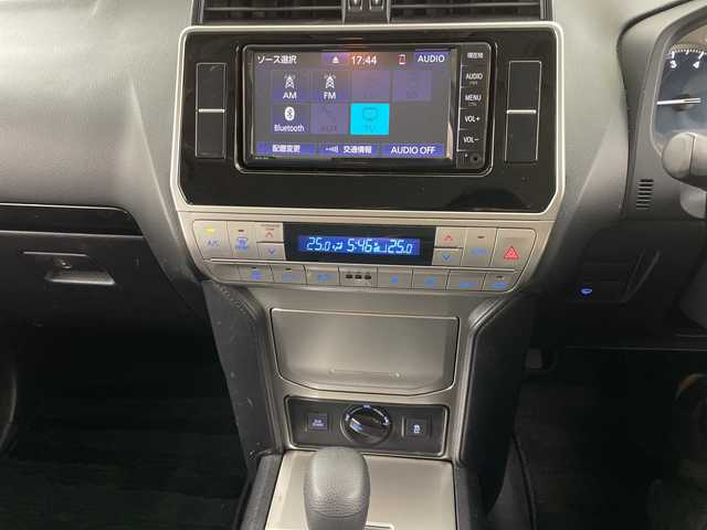 トヨタ ランドクルーザー プラド TX 道央・札幌 2019(令1)年 9.3万km ホワイトパールクリスタルシャイン ・4WD/寒冷地仕様/・トヨタセーフティセンス/・プリクラッシュセーフティ/・レーダークルーズコントロール/・純正SDナビ NSCN-W68　/・Bluetooth/CD/SD/バックカメラ/・純正エンジンスターター/前方ドライブレコーダー/・積込冬タイヤ純正AW/・LEDヘッドライト/オートハイビーム/・センターデフロック/・純正フロアマット/・ドアバイザー/・取説/保証書