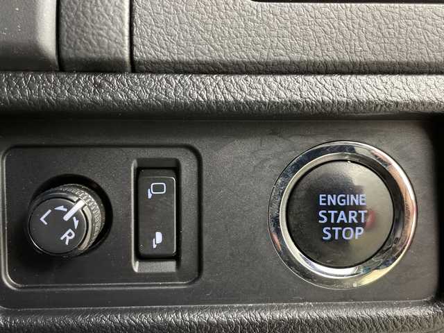 トヨタ ランドクルーザー プラド TX 道央・札幌 2019(令1)年 9.3万km ホワイトパールクリスタルシャイン ・4WD/寒冷地仕様/・トヨタセーフティセンス/・プリクラッシュセーフティ/・レーダークルーズコントロール/・純正SDナビ NSCN-W68　/・Bluetooth/CD/SD/バックカメラ/・純正エンジンスターター/前方ドライブレコーダー/・積込冬タイヤ純正AW/・LEDヘッドライト/オートハイビーム/・センターデフロック/・純正フロアマット/・ドアバイザー/・取説/保証書