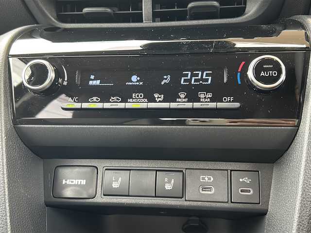トヨタ ヤリスクロス ハイブリッド Z 静岡県 2024(令6)年 1.7万km ブラックマイカ 純正ナビ/・FM/AM/・フルセグTV/・Bluetooth/・USB/・Miracast/・HDMI/主要装備/・全方位カメラ/・ＥＴＣ/・シートヒーター/・ステアリングヒーター/・パーキングアシスト/・ＥＴＣ２．０/・オートハイビーム/・パワーバックドア/・横滑り防止装置/・サイドカーテンエアバッグ/・ＬＥＤヘッドライト/・クリアランスソナー/・プリクラッシュセーフティ