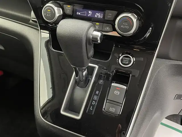 日産 セレナ ハイウェイスター V 宮城県 2020(令2)年 4万km ブリリアントホワイトパール 純正9型ナビ/プロパイロット/純正16インチAW/安全装備/・アラウンドビューモニター/・エマージェンシーブレーキ/・プロパイロットパーキング/・側方/後方支援/革巻きステアリング/・ステアリングスイッチ/両側パワースライドドア/ビルトインETC/前後ドライブレコーダー/純正LEDヘッドライト/・フォグランプ