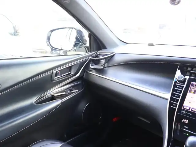 トヨタ ハリアー プレミアム 神奈川県 2018(平30)年 7万km ホワイトパールクリスタルシャイン JBLスピーカー /バックカメラ /ドラレコ前後/ETC2.0/TOYOTA純正メモリナビ/DVD/Blu-rayナビ/フルセグテレビ/アイドリングストップ/ウィンカーミラー/クルーズコントロール(追従機能付)/ドアバイザー/プッシュスタート/パワーバックドア/保証書/取説/スペアキー/：スペアカードキー