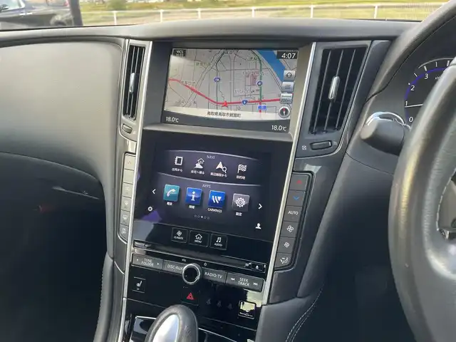 日産 スカイライン 200GT－t タイプP 鳥取県 2015(平27)年 4万km スーパーブラック 純正ナビ／フルセグ／ＤＶＤ／ＣＤ／ＢＴ/アラウンドビュー/ビルトインＥＴＣ/ドライブレコーダー/黒レザーシート/前席パワーシート/前席シートヒーター/衝突軽減ブレーキ/レーダークルーズコントロール/前後クリアランスソナー/ＬＥＤヘットライト/純正フォグライト/プッシュエンジンスタート/純正１７インチアルミホイール/スマートキーｘ２