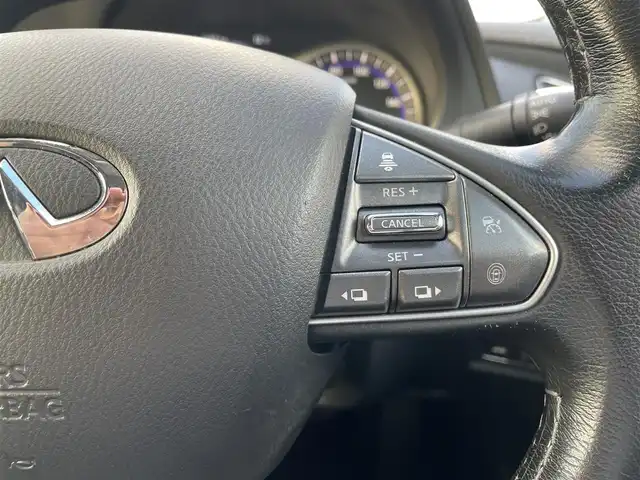 日産 スカイライン 200GT－t タイプP 鳥取県 2015(平27)年 4万km スーパーブラック 純正ナビ／フルセグ／ＤＶＤ／ＣＤ／ＢＴ/アラウンドビュー/ビルトインＥＴＣ/ドライブレコーダー/黒レザーシート/前席パワーシート/前席シートヒーター/衝突軽減ブレーキ/レーダークルーズコントロール/前後クリアランスソナー/ＬＥＤヘットライト/純正フォグライト/プッシュエンジンスタート/純正１７インチアルミホイール/スマートキーｘ２