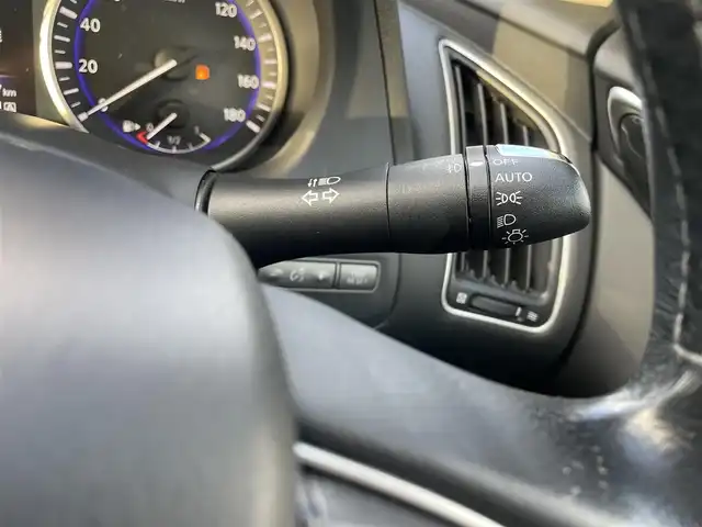 日産 スカイライン 200GT－t タイプP 鳥取県 2015(平27)年 4万km スーパーブラック 純正ナビ／フルセグ／ＤＶＤ／ＣＤ／ＢＴ/アラウンドビュー/ビルトインＥＴＣ/ドライブレコーダー/黒レザーシート/前席パワーシート/前席シートヒーター/衝突軽減ブレーキ/レーダークルーズコントロール/前後クリアランスソナー/ＬＥＤヘットライト/純正フォグライト/プッシュエンジンスタート/純正１７インチアルミホイール/スマートキーｘ２