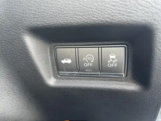 日産 スカイライン 200GT－t タイプP 鳥取県 2015(平27)年 4万km スーパーブラック 純正ナビ／フルセグ／ＤＶＤ／ＣＤ／ＢＴ/アラウンドビュー/ビルトインＥＴＣ/ドライブレコーダー/黒レザーシート/前席パワーシート/前席シートヒーター/衝突軽減ブレーキ/レーダークルーズコントロール/前後クリアランスソナー/ＬＥＤヘットライト/純正フォグライト/プッシュエンジンスタート/純正１７インチアルミホイール/スマートキーｘ２