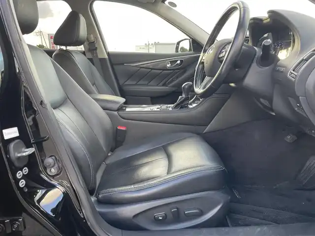 日産 スカイライン 200GT－t タイプP 鳥取県 2015(平27)年 4万km スーパーブラック 純正ナビ／フルセグ／ＤＶＤ／ＣＤ／ＢＴ/アラウンドビュー/ビルトインＥＴＣ/ドライブレコーダー/黒レザーシート/前席パワーシート/前席シートヒーター/衝突軽減ブレーキ/レーダークルーズコントロール/前後クリアランスソナー/ＬＥＤヘットライト/純正フォグライト/プッシュエンジンスタート/純正１７インチアルミホイール/スマートキーｘ２