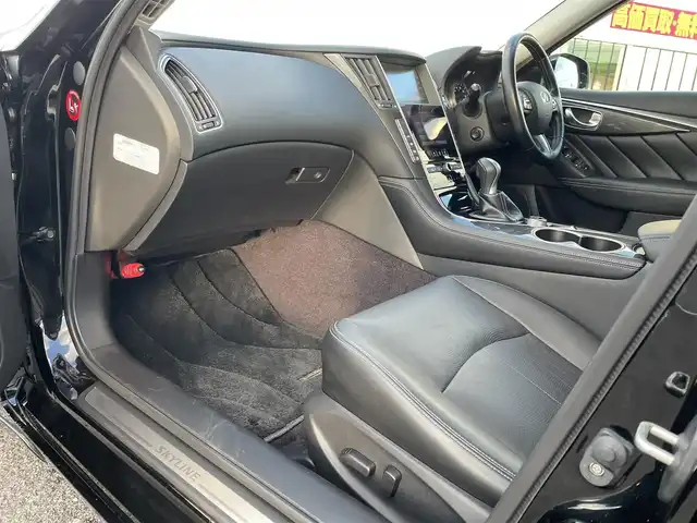 日産 スカイライン 200GT－t タイプP 鳥取県 2015(平27)年 4万km スーパーブラック 純正ナビ／フルセグ／ＤＶＤ／ＣＤ／ＢＴ/アラウンドビュー/ビルトインＥＴＣ/ドライブレコーダー/黒レザーシート/前席パワーシート/前席シートヒーター/衝突軽減ブレーキ/レーダークルーズコントロール/前後クリアランスソナー/ＬＥＤヘットライト/純正フォグライト/プッシュエンジンスタート/純正１７インチアルミホイール/スマートキーｘ２