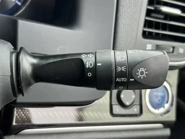 トヨタ クラウン ハイブリッド 静岡県 2015(平27)年 14.6万km ブラック 純正HDDナビ/（FM/AM/Bluetooth/CD）/フルセグTV/テレビキャンセラー/ブラックファブリックシート/前席パワーシート/前後ドラレコ/革巻きハンドル/ハンドルヒーター/フォグランプ/トランクイージークローザー/デュアルエアコン/純正ブラックスパッタリング塗装18AW/プッシュスタート/スマートキー