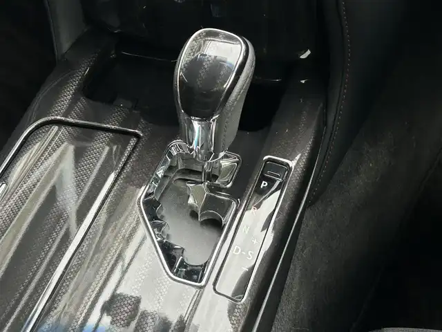 トヨタ クラウン ハイブリッド 静岡県 2015(平27)年 14.6万km ブラック 純正HDDナビ/（FM/AM/Bluetooth/CD）/フルセグTV/テレビキャンセラー/ブラックファブリックシート/前席パワーシート/前後ドラレコ/革巻きハンドル/ハンドルヒーター/フォグランプ/トランクイージークローザー/デュアルエアコン/純正ブラックスパッタリング塗装18AW/プッシュスタート/スマートキー