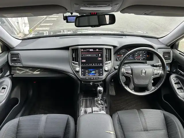 トヨタ クラウン ハイブリッド 静岡県 2015(平27)年 14.6万km ブラック 純正HDDナビ/（FM/AM/Bluetooth/CD）/フルセグTV/テレビキャンセラー/ブラックファブリックシート/前席パワーシート/前後ドラレコ/革巻きハンドル/ハンドルヒーター/フォグランプ/トランクイージークローザー/デュアルエアコン/純正ブラックスパッタリング塗装18AW/プッシュスタート/スマートキー