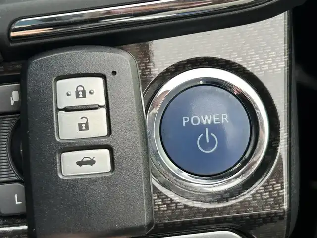 トヨタ クラウン ハイブリッド 静岡県 2015(平27)年 14.6万km ブラック 純正HDDナビ/（FM/AM/Bluetooth/CD）/フルセグTV/テレビキャンセラー/ブラックファブリックシート/前席パワーシート/前後ドラレコ/革巻きハンドル/ハンドルヒーター/フォグランプ/トランクイージークローザー/デュアルエアコン/純正ブラックスパッタリング塗装18AW/プッシュスタート/スマートキー