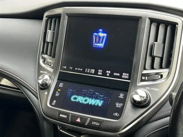 トヨタ クラウン ハイブリッド 静岡県 2015(平27)年 14.6万km ブラック 純正HDDナビ/（FM/AM/Bluetooth/CD）/フルセグTV/テレビキャンセラー/ブラックファブリックシート/前席パワーシート/前後ドラレコ/革巻きハンドル/ハンドルヒーター/フォグランプ/トランクイージークローザー/デュアルエアコン/純正ブラックスパッタリング塗装18AW/プッシュスタート/スマートキー