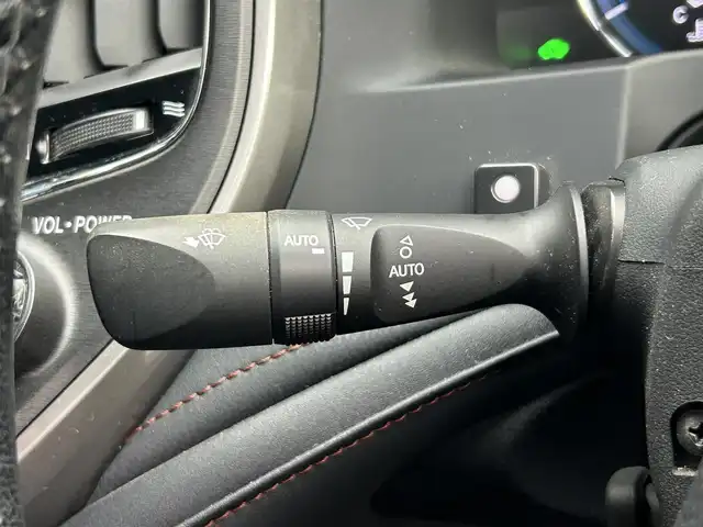 トヨタ クラウン ハイブリッド 静岡県 2015(平27)年 14.6万km ブラック 純正HDDナビ/（FM/AM/Bluetooth/CD）/フルセグTV/テレビキャンセラー/ブラックファブリックシート/前席パワーシート/前後ドラレコ/革巻きハンドル/ハンドルヒーター/フォグランプ/トランクイージークローザー/デュアルエアコン/純正ブラックスパッタリング塗装18AW/プッシュスタート/スマートキー