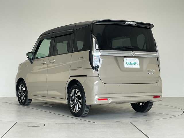 スズキ ソリオ バンディット HV MV 愛知県 2025(令7)年 0.5万km キャラバンアイボリーパールM / ガンメタリック2トーン 純正9型ディスプレイオーディオナビ/全方位カメラ/両側パワースライドドア/レーダークルーズコントロール/シートヒーター/バックカメラ/ヘッドアップディスプレイ/コーナーセンサー/純正アルミホイール/ETC2.0/LEDヘッドライト/オートマチックハイビーム/ドライブレコーダー/衝突軽減システム/フルセグ/CD DVD/Bluetooth/ステアリングスイッチ/スマートキー/プッシュスタート