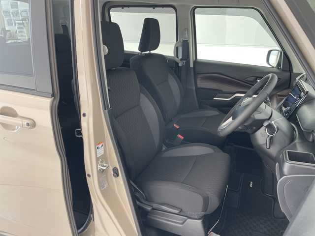 スズキ ソリオ バンディット HV MV 愛知県 2025(令7)年 0.5万km キャラバンアイボリーパールM / ガンメタリック2トーン 純正9型ディスプレイオーディオナビ/全方位カメラ/両側パワースライドドア/レーダークルーズコントロール/シートヒーター/バックカメラ/ヘッドアップディスプレイ/コーナーセンサー/純正アルミホイール/ETC2.0/LEDヘッドライト/オートマチックハイビーム/ドライブレコーダー/衝突軽減システム/フルセグ/CD DVD/Bluetooth/ステアリングスイッチ/スマートキー/プッシュスタート