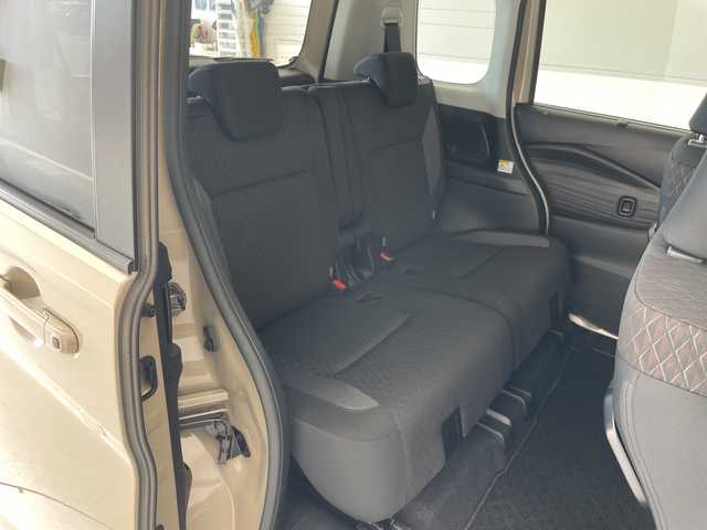 スズキ ソリオ バンディット HV MV 愛知県 2025(令7)年 0.5万km キャラバンアイボリーパールM / ガンメタリック2トーン 純正9型ディスプレイオーディオナビ/全方位カメラ/両側パワースライドドア/レーダークルーズコントロール/シートヒーター/バックカメラ/ヘッドアップディスプレイ/コーナーセンサー/純正アルミホイール/ETC2.0/LEDヘッドライト/オートマチックハイビーム/ドライブレコーダー/衝突軽減システム/フルセグ/CD DVD/Bluetooth/ステアリングスイッチ/スマートキー/プッシュスタート