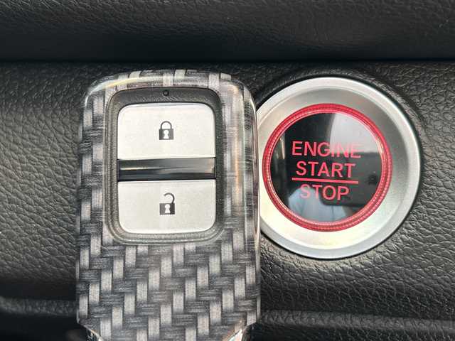 ホンダ シビック ハッチバック ホンダセンシング 岐阜県 2019(令1)年 4.8万km クリスタルブラックパール 純正ナビ7インチ/プッシュスタート/社外ターボタイマー/社外フロントスポイラー/社外リヤトランクスポイラー/フォグ/サイドバイザー/スタッドレスタイヤ積み込み/カーボンミラーカバー/ETC/社外アルミホイール/レーンキープアシスト/純正マット/クルーズコントロール/スマートキー/取扱説明書/LEDヘッドライト/オートライト/衝突軽減システム