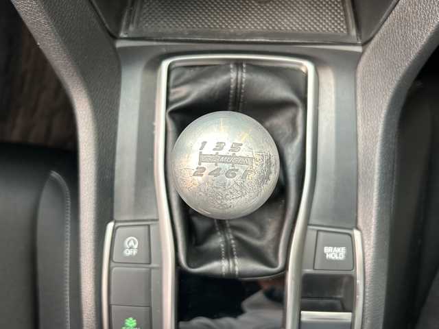 ホンダ シビック ハッチバック ホンダセンシング 岐阜県 2019(令1)年 4.8万km クリスタルブラックパール 純正ナビ7インチ/プッシュスタート/社外ターボタイマー/社外フロントスポイラー/社外リヤトランクスポイラー/フォグ/サイドバイザー/スタッドレスタイヤ積み込み/カーボンミラーカバー/ETC/社外アルミホイール/レーンキープアシスト/純正マット/クルーズコントロール/スマートキー/取扱説明書/LEDヘッドライト/オートライト/衝突軽減システム