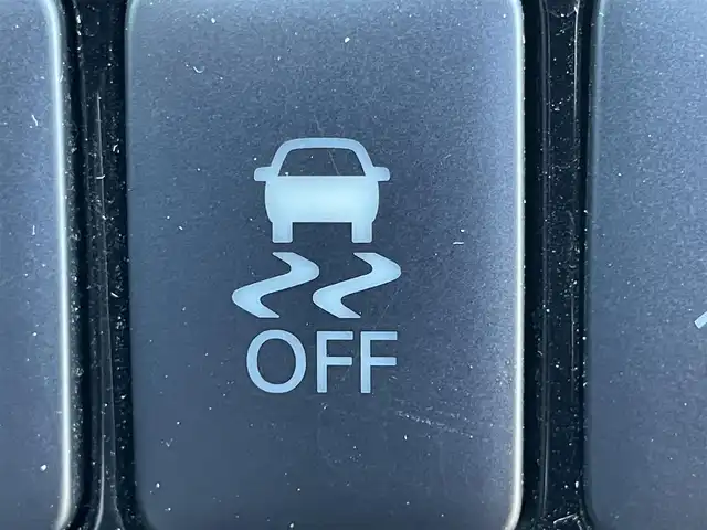 三菱 アウトランダー ＰＨＥＶ G セーフティパッケージ 群馬県 2016(平28)年 8万km レッドメタリック 純正ＳＤナビ　/バックカメラ　/フルセグ　/充電ケーブル　/黒ハーフレザーシート　/１００Ｖ充電　/前席シートヒーター　/Ｄ席パワーシート　/ステアリングヒーター　/アダプティブクルーズコントロール　/純正フロアマット/パワーステアリング/LEDヘッドライト