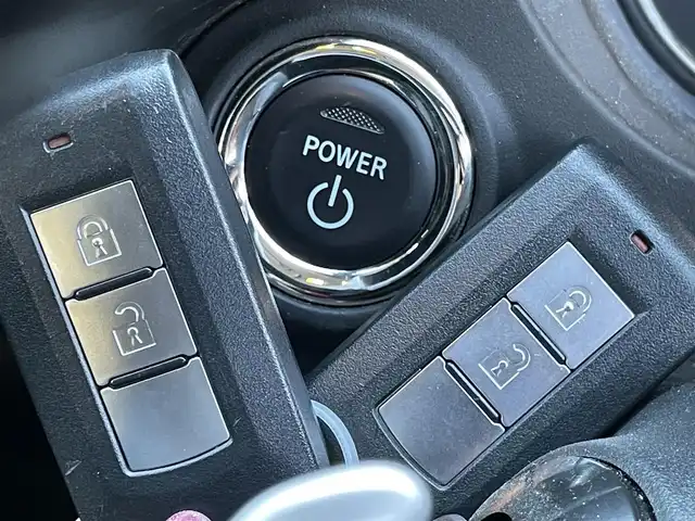 三菱 アウトランダー ＰＨＥＶ G セーフティパッケージ 群馬県 2016(平28)年 8万km レッドメタリック 純正ＳＤナビ　/バックカメラ　/フルセグ　/充電ケーブル　/黒ハーフレザーシート　/１００Ｖ充電　/前席シートヒーター　/Ｄ席パワーシート　/ステアリングヒーター　/アダプティブクルーズコントロール　/純正フロアマット/パワーステアリング/LEDヘッドライト