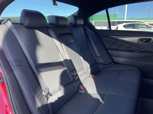 日産 スカイライン 400R 千葉県 2019(令1)年 1.9万km カーマインレッド 黒レザーシート/BOSEサウンドシステム/全方位運転支援システム/・インテリジェントFCW/・インテリジェントエマージェンシーブレーキ/・ハイビームアシスト/アクティブAFS/・インテリジェントペダル/・インテリジェントクルーズコントロール/・インテリジェントBSI/BSW/・インテリジェントLI/LDW/・インテリジェントBUI/・インテリジェントアラウンドビューモニター/純正メーカーオプションナビ/・CD/DVD/MSV/Bluetooth/フルセグ/全席パワーシート/シートヒーター/インテリジェントキー/前後コーナーセンサー/純正19インチアルミホイール/純正LEDヘッドライト/フォグランプ/パドルシフト/社外前後ドライブレコーダー【ZDR026】/ビルトインETC2.0/ドアバイザー/サイド＆カーテンエアバッグ/新車時保証書＆取扱説明書