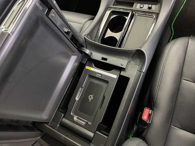 トヨタ アルファード S Cパッケージ 鹿児島県 2020(令2)年 5.6万km ブラック 純正10.5インチメーカーナビ/【AM/FM/CD/DVD/Bluetooth/フルセグTV】/JBLサウンドシステム/純正フリップダウンモニター/ツインムーンルーフ/ドライブレコーダー/パノラミックビューモニター/デジタルインナーミラー/ビルトインETC2.0/トヨタセーフティセンス/・プリクラッシュセーフティ/・レーントレーシングアシスト/・レーダークルーズコントロール/・オートマチックハイビーム/・ロードサインアシスト/・リアクロストラフィックアラート/・ブラインドスポットモニター/・インテリジェントクリアランスソナー/・インテリジェントパーキングアシスト/・先行車発進お知らせ機能/両側パワースライドドア/パワーバックドア/電格ウィンカーミラー/オートブレーキホールド/ドアバイザー/ステアリングヒーター/D/N席2列目シート/ヒーター・エアシート/D/N席列目シート/パワーシート/レザーシート/フロアマット/純正18インチAW/オートライト