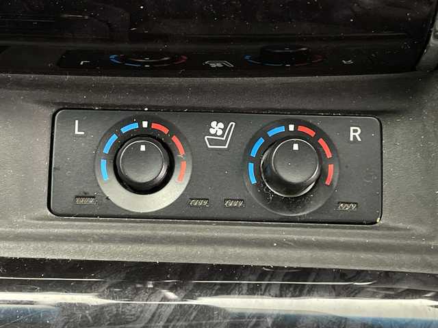 トヨタ アルファード S Cパッケージ 鹿児島県 2020(令2)年 5.6万km ブラック 純正10.5インチメーカーナビ/【AM/FM/CD/DVD/Bluetooth/フルセグTV】/JBLサウンドシステム/純正フリップダウンモニター/ツインムーンルーフ/ドライブレコーダー/パノラミックビューモニター/デジタルインナーミラー/ビルトインETC2.0/トヨタセーフティセンス/・プリクラッシュセーフティ/・レーントレーシングアシスト/・レーダークルーズコントロール/・オートマチックハイビーム/・ロードサインアシスト/・リアクロストラフィックアラート/・ブラインドスポットモニター/・インテリジェントクリアランスソナー/・インテリジェントパーキングアシスト/・先行車発進お知らせ機能/両側パワースライドドア/パワーバックドア/電格ウィンカーミラー/オートブレーキホールド/ドアバイザー/ステアリングヒーター/D/N席2列目シート/ヒーター・エアシート/D/N席列目シート/パワーシート/レザーシート/フロアマット/純正18インチAW/オートライト