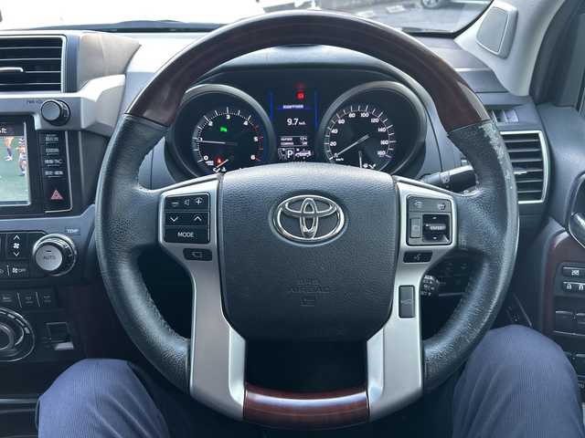 トヨタ ランドクルーザー プラド TZ－G 愛知県 2017(平29)年 13.1万km ブラック 純メーカーSDナビテレビ/フルセグテレビ/バックカメラ/サンルーフ/黒レザーシート/シートヒーター/ドライブレコーダー/ビルドインETC/純18インチAW/新車保証書/取説/スペアキー