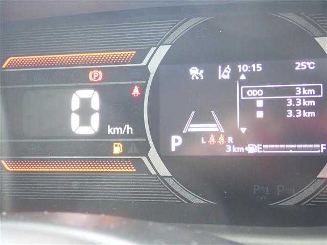 スズキ スペーシア ギア HYBRID XZ 千葉県 2025(令7)年 0.1千km ベージュⅡ 【届出済未使用車】/【ソフトベージュM/ガンM2トーン（FCS）】/純正9インチナビゲーション/・Apple CarPlay/android auto/・Bluetooth/AM/FM/フルセグTV/全方位カメラ/バックカメラ/ヘッドアップディスプレイ/両側パワースライドドア/前席シートヒーター/ステアリングヒーター/スズキセーフティサポート/・デュアルセンサーブレーキサポートII/・誤発進抑制機能/・車線逸脱警報/抑制/・ふらつき警告/・車線維持支援機能/・発進お知らせ機能/・ハイビームアシスト/・標識認識機能/・アダプティブクルーズコントロール/・パーキングセンサー/・低速時ブレーキサポート（前進・後進）/・後方誤発進抑制機能/プッシュスタート/スマートキー2本/アイドリングストップ/純正14インチAW/ウィンカーミラー/電動格納ミラー/取扱説明書/保証書/