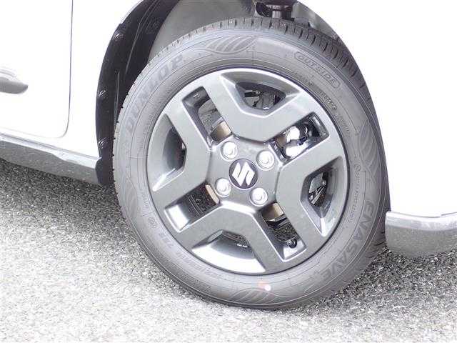 スズキ スペーシア ギア HYBRID XZ 千葉県 2025(令7)年 0.1千km ベージュⅡ 【届出済未使用車】/【ソフトベージュM/ガンM2トーン（FCS）】/純正9インチナビゲーション/・Apple CarPlay/android auto/・Bluetooth/AM/FM/フルセグTV/全方位カメラ/バックカメラ/ヘッドアップディスプレイ/両側パワースライドドア/前席シートヒーター/ステアリングヒーター/スズキセーフティサポート/・デュアルセンサーブレーキサポートII/・誤発進抑制機能/・車線逸脱警報/抑制/・ふらつき警告/・車線維持支援機能/・発進お知らせ機能/・ハイビームアシスト/・標識認識機能/・アダプティブクルーズコントロール/・パーキングセンサー/・低速時ブレーキサポート（前進・後進）/・後方誤発進抑制機能/プッシュスタート/スマートキー2本/アイドリングストップ/純正14インチAW/ウィンカーミラー/電動格納ミラー/取扱説明書/保証書/