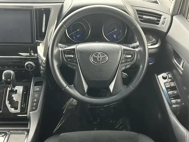 トヨタ ヴェルファイア ハイブリット Z 埼玉県 2019(平31)年 4.5万km ホワイトパールクリスタルシャイン 純正１０型ナビ　フルセグ　バックカメラ　Ｗサンルーフ　電子パーキング　オートブレーキホールド　両側パワースライドドア　レーダークルーズコントロール　純正フリップダウンモニター　ＷＡＣ　ビルドインＥＴＣ