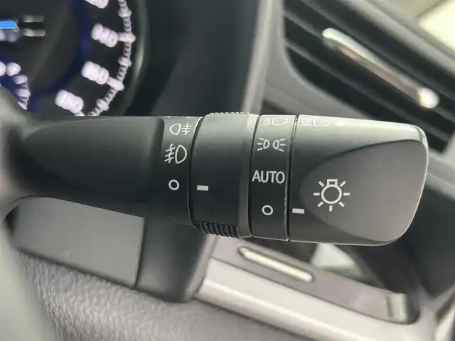 トヨタ ヴェルファイア ハイブリット Z 埼玉県 2019(平31)年 4.5万km ホワイトパールクリスタルシャイン 純正１０型ナビ　フルセグ　バックカメラ　Ｗサンルーフ　電子パーキング　オートブレーキホールド　両側パワースライドドア　レーダークルーズコントロール　純正フリップダウンモニター　ＷＡＣ　ビルドインＥＴＣ