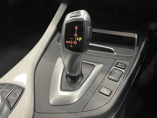 ＢＭＷ １１８ｄ スタイル 群馬県 2018(平30)年 6.1万km ミネラルグレー ハーフレザーシート/ETC2.0/バックカメラ/パーキングアシスト/純正HDDナビ/LEDライト/クルーズコントロール/フォグライト/Bluetooth/USB/CD/DVD/コーナーセンサー/純正フロアマット/純正16インチAW