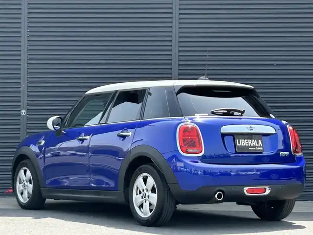 ＭＩＮＩ ミニ クーパー 茨城県 2019(平31)年 3.1万km 青Ｍ 中期型　/インテリジェントＳＦＴ　/コンフォートアクセス　/ＵＪテールランプ　/アンビエントライト　/ナビ　/ＢＴ　/ＵＳＢ　/バックカメラ　/リアＰＤＣ　/ＬＥＤヘッドライト　/オートライト　/ＥＴＣ　/アームレスト　/禁煙車