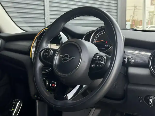 ＭＩＮＩ ミニ クーパー 茨城県 2019(平31)年 3.1万km 青Ｍ 中期型　/インテリジェントＳＦＴ　/コンフォートアクセス　/ＵＪテールランプ　/アンビエントライト　/ナビ　/ＢＴ　/ＵＳＢ　/バックカメラ　/リアＰＤＣ　/ＬＥＤヘッドライト　/オートライト　/ＥＴＣ　/アームレスト　/禁煙車