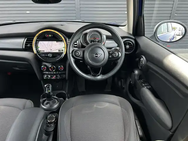 ＭＩＮＩ ミニ クーパー 茨城県 2019(平31)年 3.1万km 青Ｍ 中期型　/インテリジェントＳＦＴ　/コンフォートアクセス　/ＵＪテールランプ　/アンビエントライト　/ナビ　/ＢＴ　/ＵＳＢ　/バックカメラ　/リアＰＤＣ　/ＬＥＤヘッドライト　/オートライト　/ＥＴＣ　/アームレスト　/禁煙車