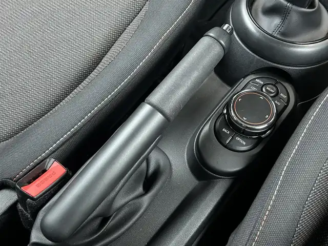 ＭＩＮＩ ミニ クーパー 茨城県 2019(平31)年 3.1万km 青Ｍ 中期型　/インテリジェントＳＦＴ　/コンフォートアクセス　/ＵＪテールランプ　/アンビエントライト　/ナビ　/ＢＴ　/ＵＳＢ　/バックカメラ　/リアＰＤＣ　/ＬＥＤヘッドライト　/オートライト　/ＥＴＣ　/アームレスト　/禁煙車