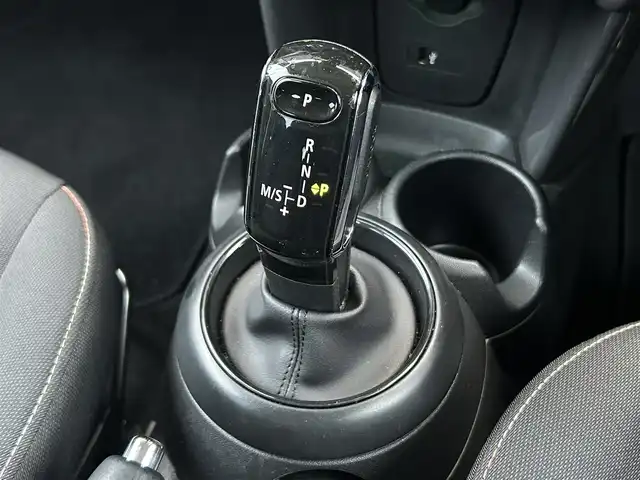 ＭＩＮＩ ミニ クーパー 茨城県 2019(平31)年 3.1万km 青Ｍ 中期型　/インテリジェントＳＦＴ　/コンフォートアクセス　/ＵＪテールランプ　/アンビエントライト　/ナビ　/ＢＴ　/ＵＳＢ　/バックカメラ　/リアＰＤＣ　/ＬＥＤヘッドライト　/オートライト　/ＥＴＣ　/アームレスト　/禁煙車