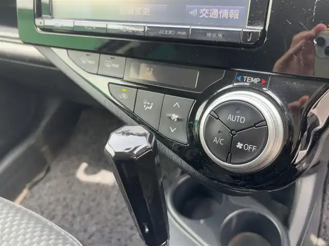 トヨタ アクア X－URBAN 徳島県 2016(平28)年 10.6万km ブラックマイカ 純正SDナビ　NSZT-Y64T/（AM/FM/DISC/TV/HDMI/BT）/バックカメラ/プッシュスタート/スマートキー/ETC/ドライブレコーダー/純正フロアマット/スペアキー