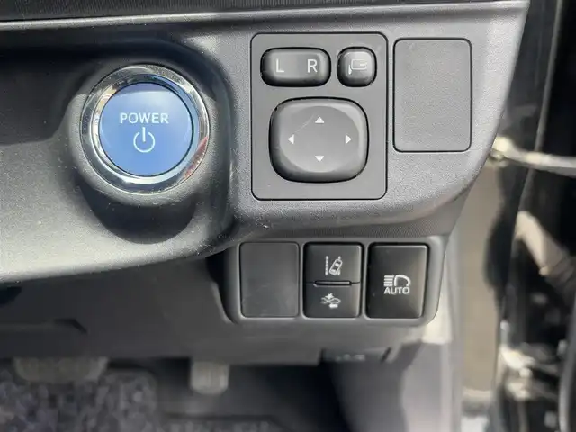 トヨタ アクア X－URBAN 徳島県 2016(平28)年 10.6万km ブラックマイカ 純正SDナビ　NSZT-Y64T/（AM/FM/DISC/TV/HDMI/BT）/バックカメラ/プッシュスタート/スマートキー/ETC/ドライブレコーダー/純正フロアマット/スペアキー