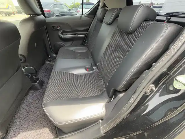 トヨタ アクア X－URBAN 徳島県 2016(平28)年 10.6万km ブラックマイカ 純正SDナビ　NSZT-Y64T/（AM/FM/DISC/TV/HDMI/BT）/バックカメラ/プッシュスタート/スマートキー/ETC/ドライブレコーダー/純正フロアマット/スペアキー