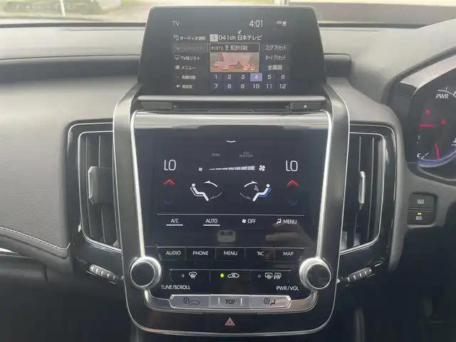 トヨタ クラウン ハイブリッド RS 福岡県 2020(令2)年 3.6万km プレシャスブラックパール ワンオーナー/レザーシートパッケージ【OP】/・黒本革シート/シートヒーター/純正8インチSDナビ/・フルセグTV/BT/CD/DVD/ラジオ/Toyota Safety Sense /・プリクラッシュセーフティ/・レーントレーシングアシスト/・レーダークルーズコントロール/・ロードサインアシスト/・アダプティブハイビームシステム/・オートマチックハイビーム/・先行車発進告知機能/ブラインドスポットモニター/インテリジェントクリアランスソナー/バックカメラ/エアシート/パワーシート/ETC2.0/スパッタリング塗装18インチアルミホイール/三眼LEDヘッドライト/取扱説明書/保証書/スペアキー