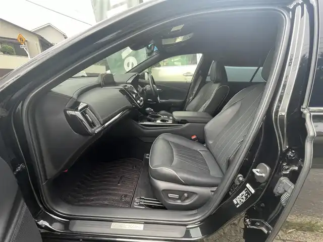 トヨタ クラウン ハイブリッド RS 福岡県 2020(令2)年 3.6万km プレシャスブラックパール ワンオーナー/レザーシートパッケージ【OP】/・黒本革シート/シートヒーター/純正8インチSDナビ/・フルセグTV/BT/CD/DVD/ラジオ/Toyota Safety Sense /・プリクラッシュセーフティ/・レーントレーシングアシスト/・レーダークルーズコントロール/・ロードサインアシスト/・アダプティブハイビームシステム/・オートマチックハイビーム/・先行車発進告知機能/ブラインドスポットモニター/インテリジェントクリアランスソナー/バックカメラ/エアシート/パワーシート/ETC2.0/スパッタリング塗装18インチアルミホイール/三眼LEDヘッドライト/取扱説明書/保証書/スペアキー